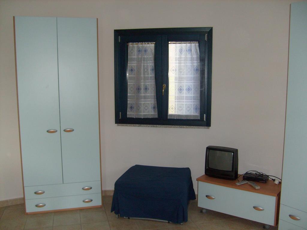 Apartment 2 *